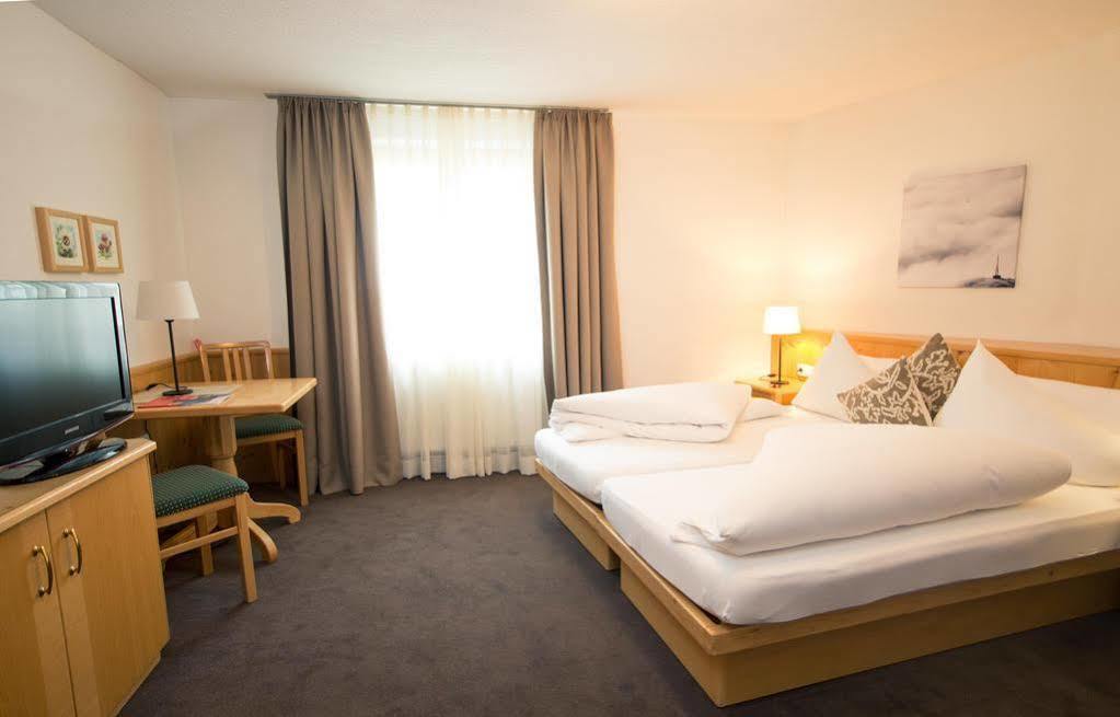Hotel Montfort Санкт Антон ам Арлберг Екстериор снимка