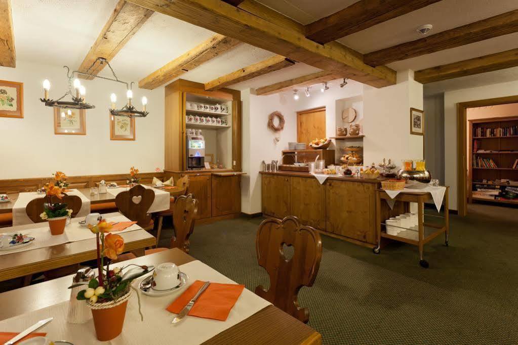 Hotel Montfort Санкт Антон ам Арлберг Екстериор снимка